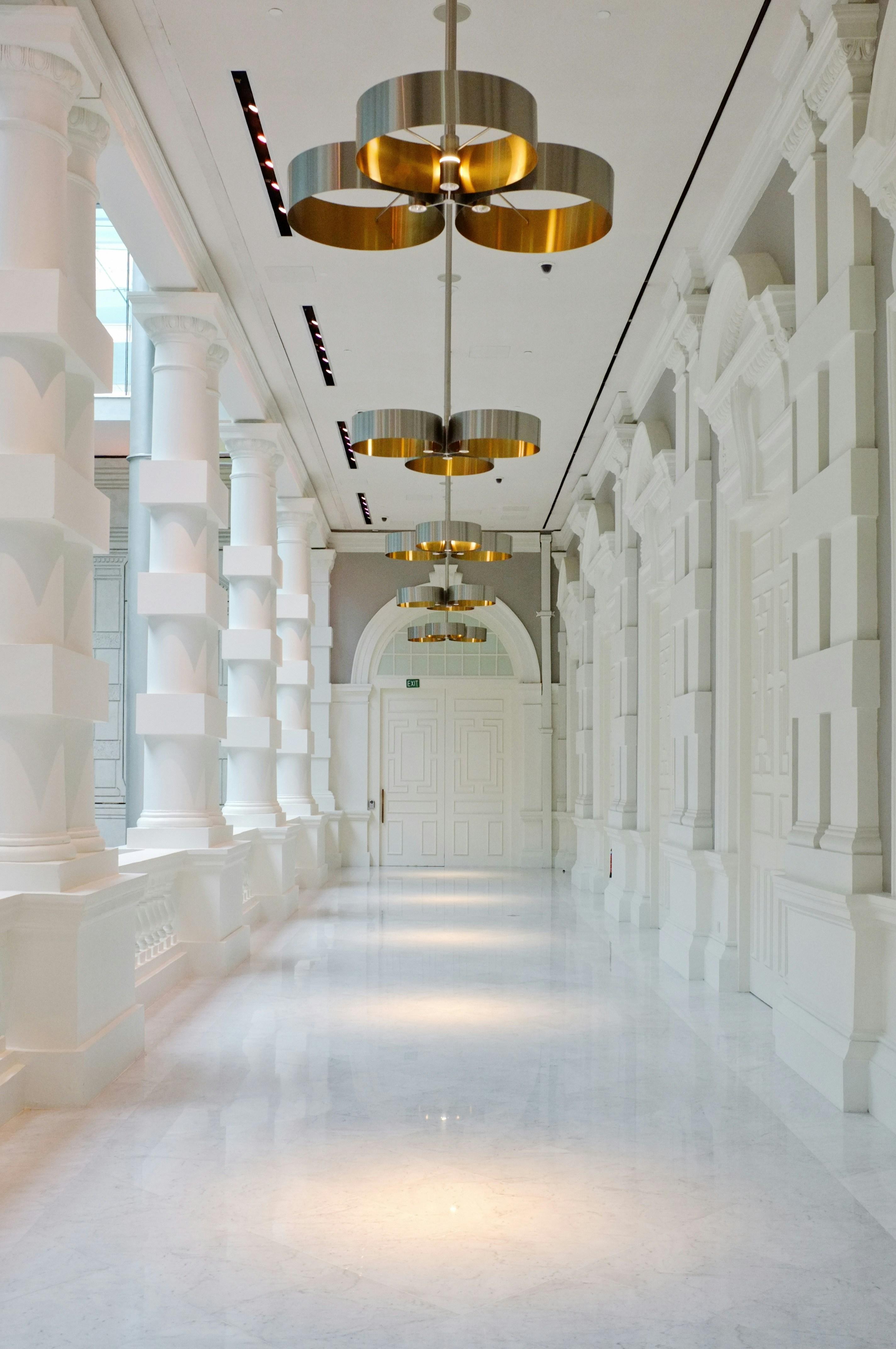 リモートワークで働く多様なチームメンバー